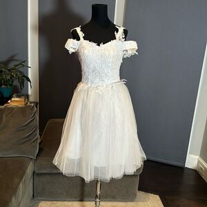 Women’s Short White Off the Shoulder Prom Party Dress Corset Back Size 2 *READ